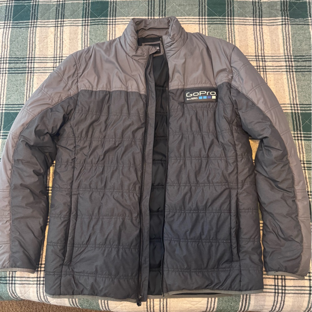 Dakine Two-Tone Gray Men’s Puffer Jacket - Picture 2 of 6
